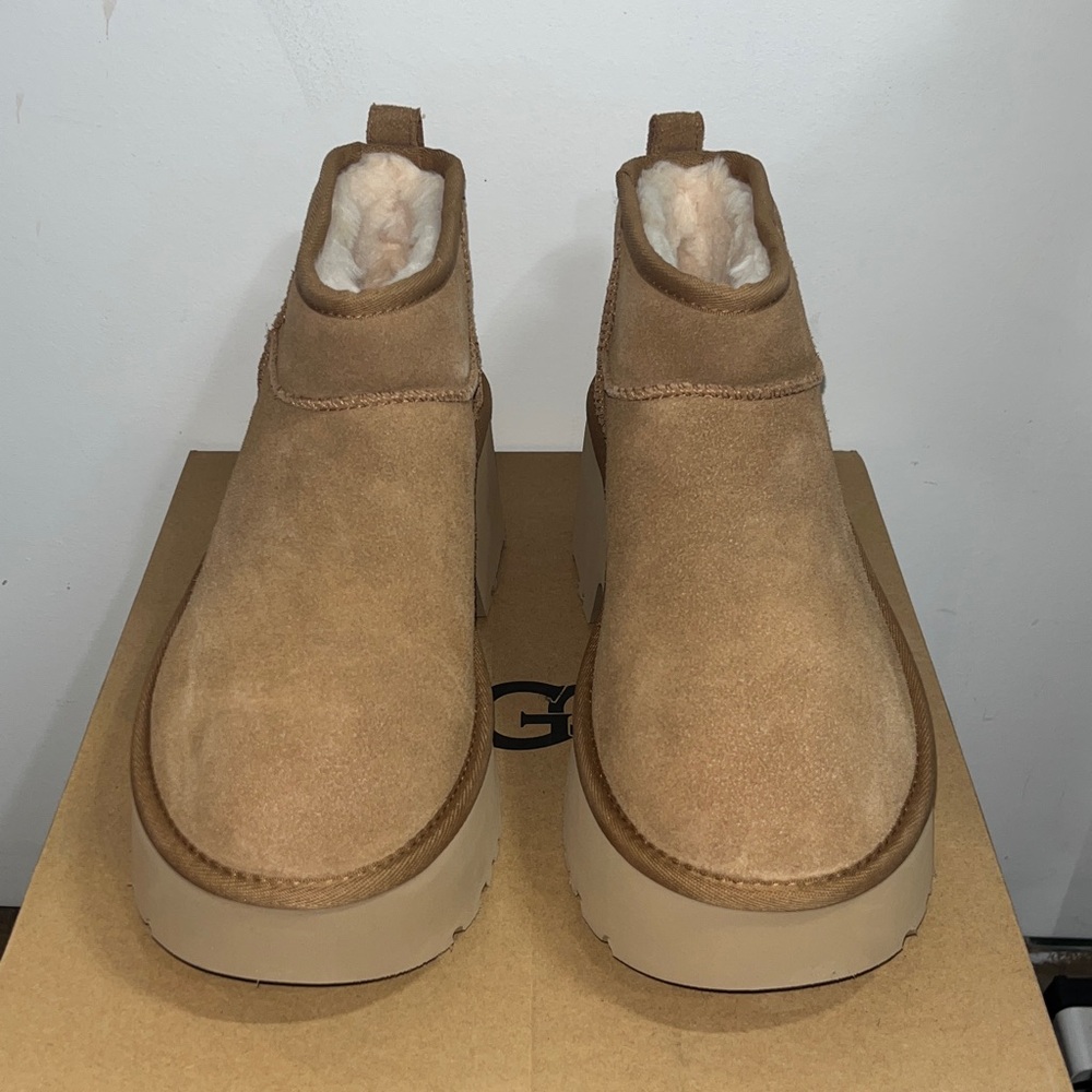 UGG Ultra Mini New Heights Platform Boots Chestnut Women's Size 8 NEW IN BOX - Picture 2 of 7